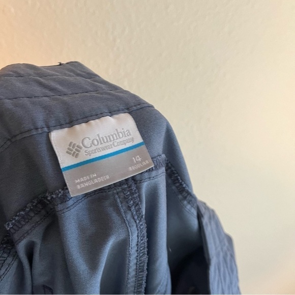 Columbia Hiking Pants - Picture 4 of 11